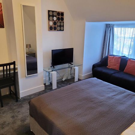 Silvertree Lodge - 2 Double Bed Flat With Parking Hemel Hempstead Ngoại thất bức ảnh