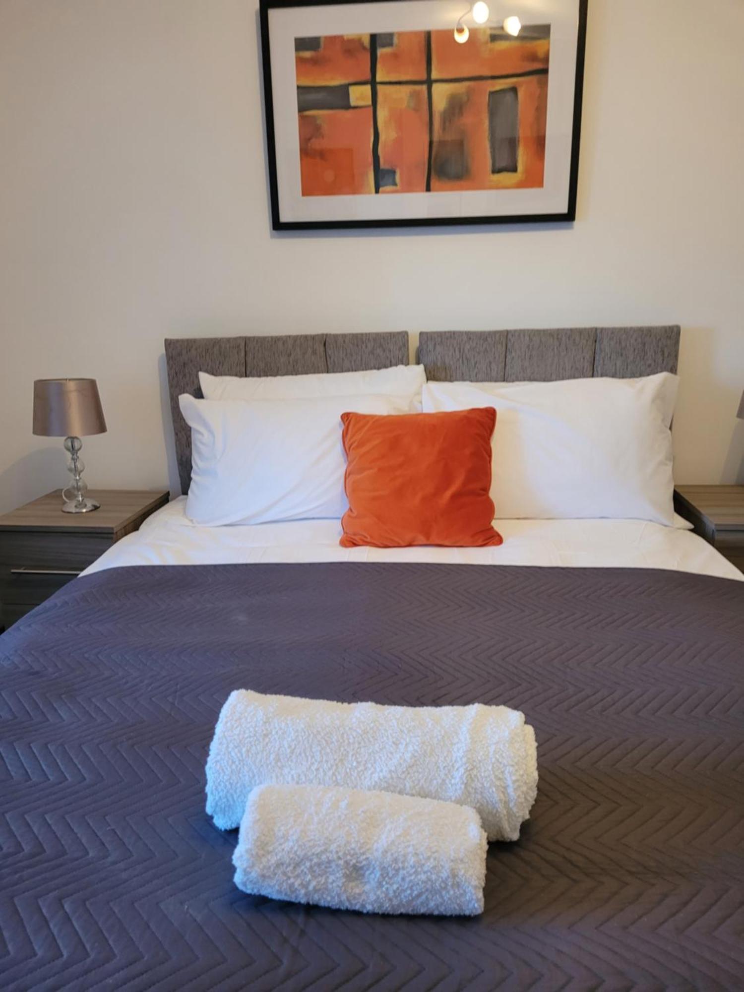 Silvertree Lodge - 2 Double Bed Flat With Parking Hemel Hempstead Ngoại thất bức ảnh